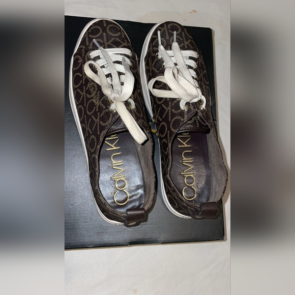 Preloved Calvin Klein monogram sneakers - Picture 3 of 5